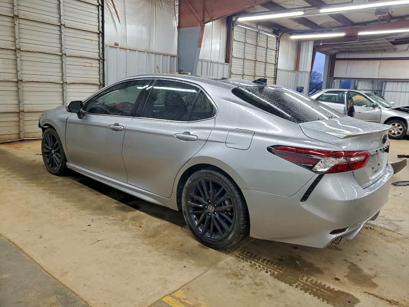 Фото 2 - TOYOTA CAMRY