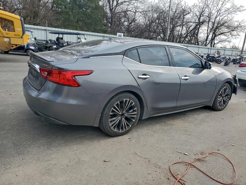 Фото 3 - NISSAN MAXIMA