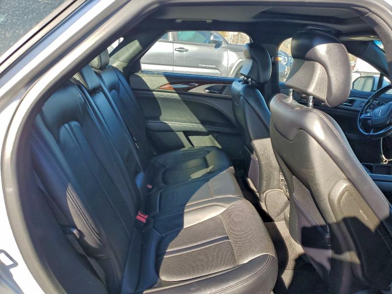 Фото 10 - LINCOLN MKZ