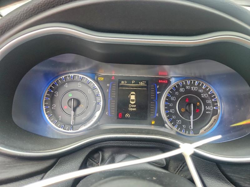 Фото 9 - CHRYSLER 200