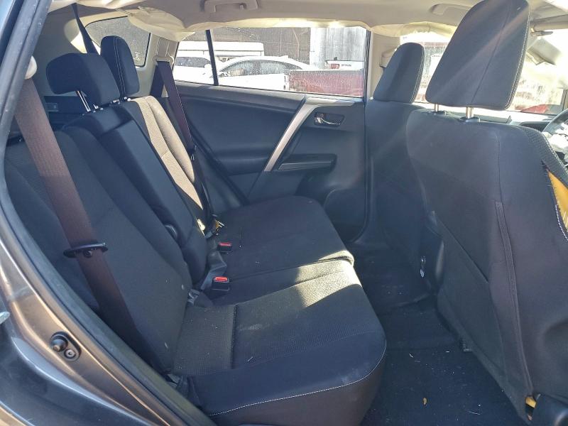 Фото 11 - TOYOTA RAV4