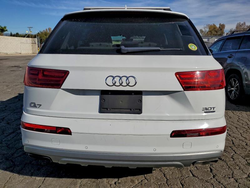 Фото 6 - AUDI Q7