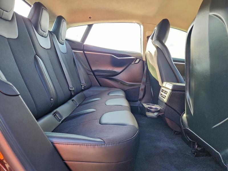 Фото 10 - TESLA MODEL S