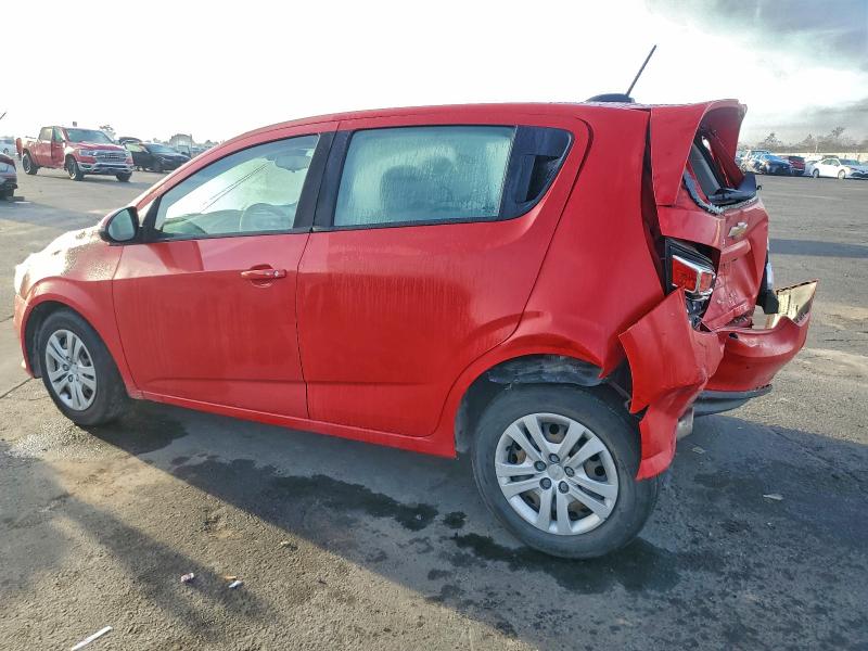 Фото 2 - CHEVROLET SONIC