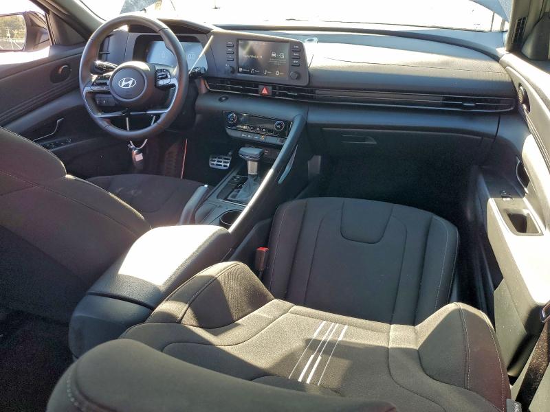 Фото 8 - HYUNDAI ELANTRA