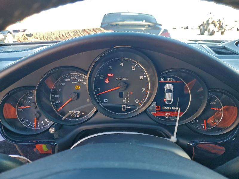 Фото 9 - PORSCHE PANAMERA