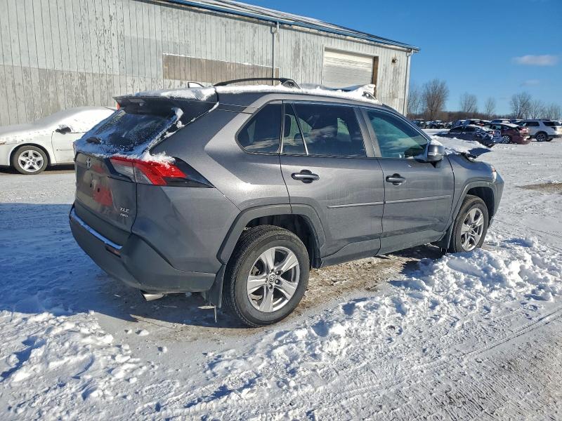 Фото 3 - TOYOTA RAV4