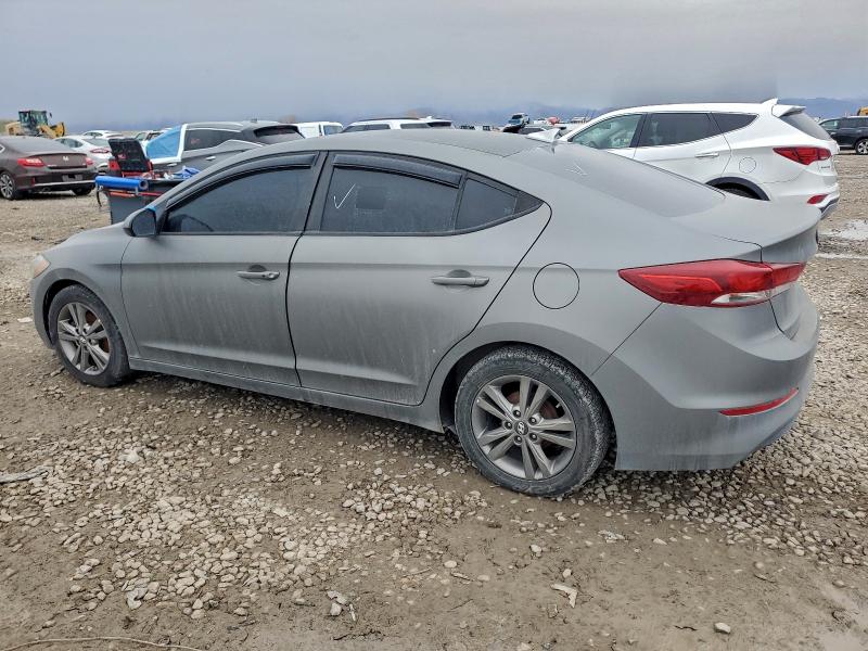 Фото 2 - HYUNDAI ELANTRA