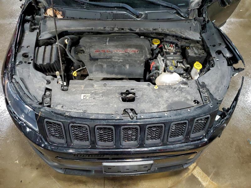 Фото 12 - JEEP COMPASS