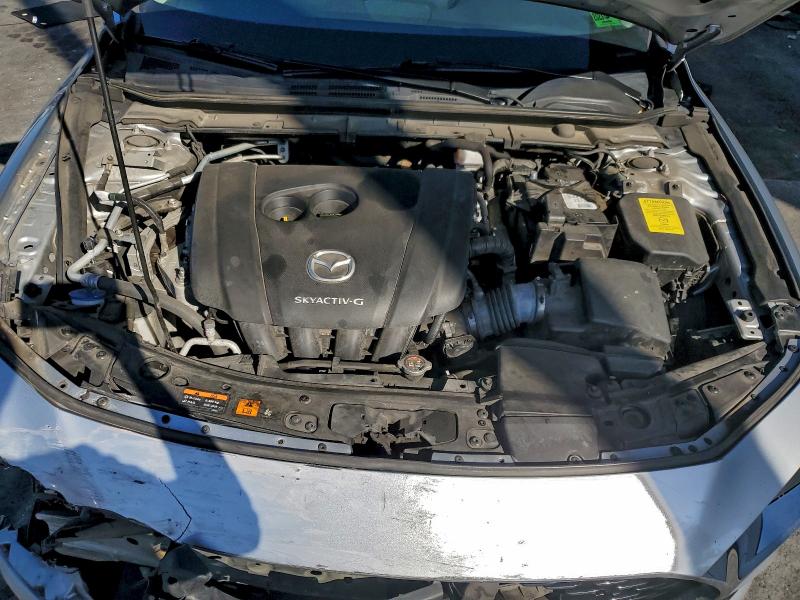 Фото 11 - MAZDA 3