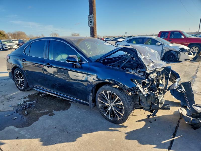 Фото 4 - TOYOTA CAMRY