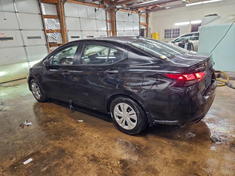 Фото 2 - NISSAN VERSA