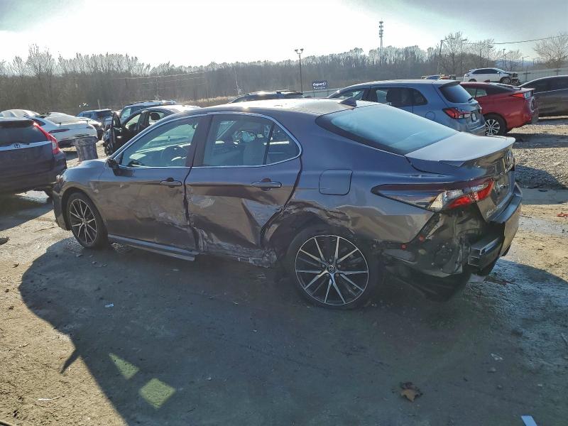 Фото 2 - TOYOTA CAMRY