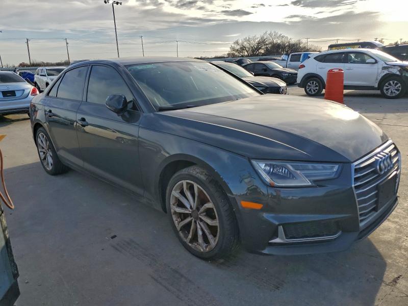 Фото 4 - AUDI A4