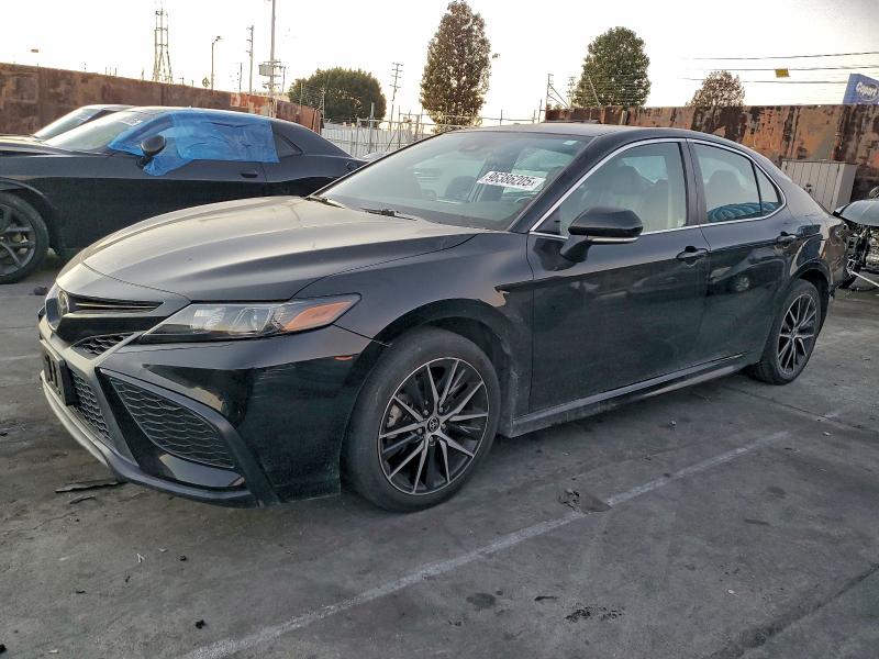 Фото 1 - TOYOTA CAMRY