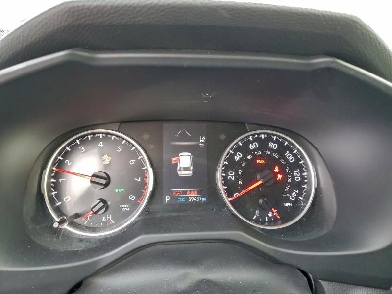 Фото 9 - TOYOTA RAV4