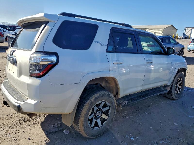 Фото 3 - TOYOTA 4RUNNER