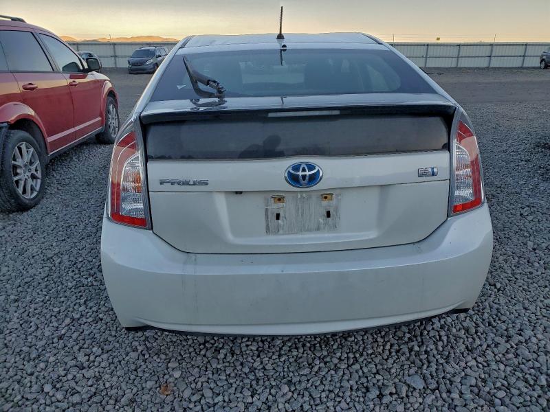 Фото 6 - TOYOTA PRIUS
