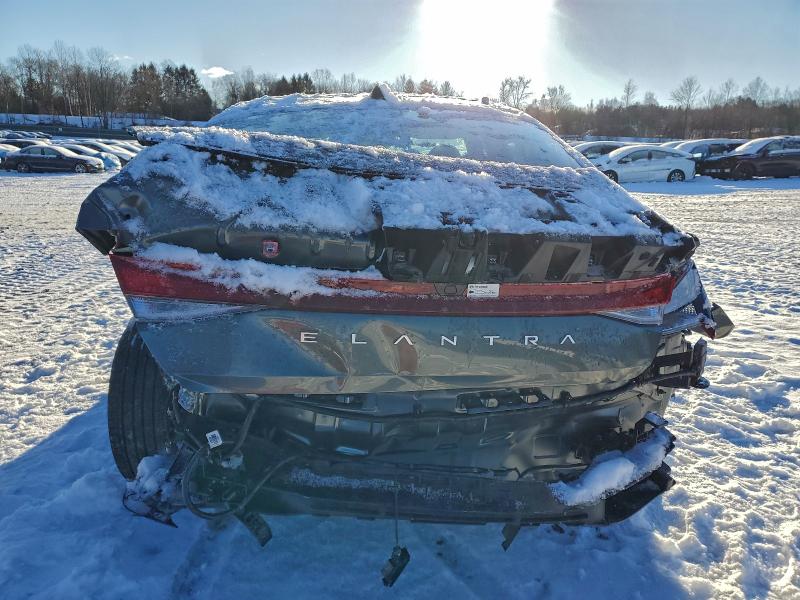 Фото 6 - HYUNDAI ELANTRA