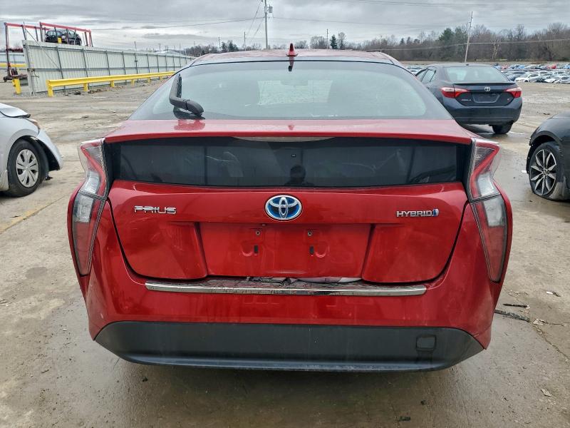 Фото 6 - TOYOTA PRIUS