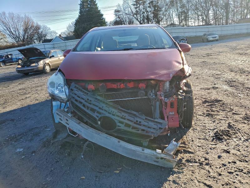 Фото 5 - TOYOTA PRIUS