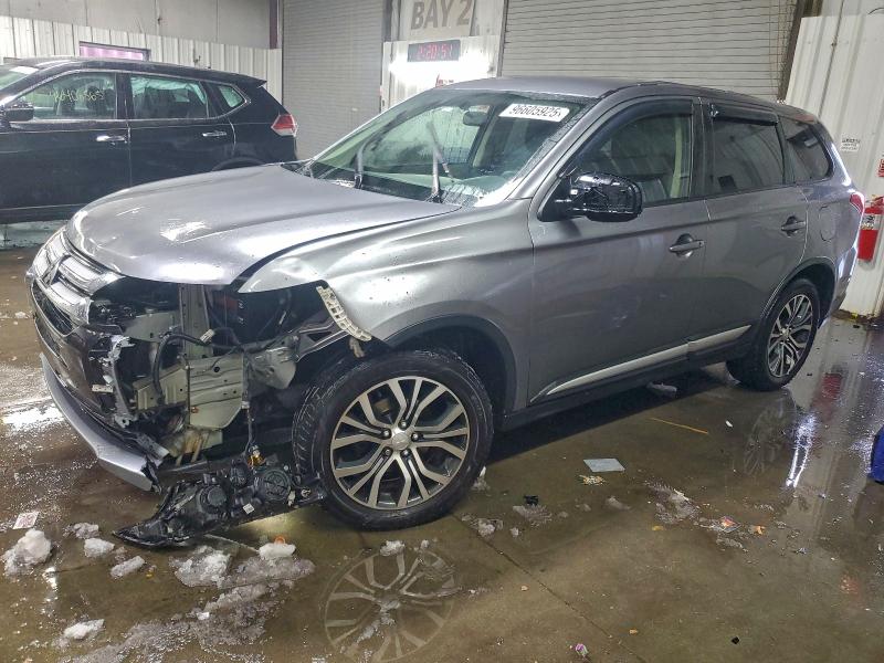 Фото 1 - MITSUBISHI OUTLANDER