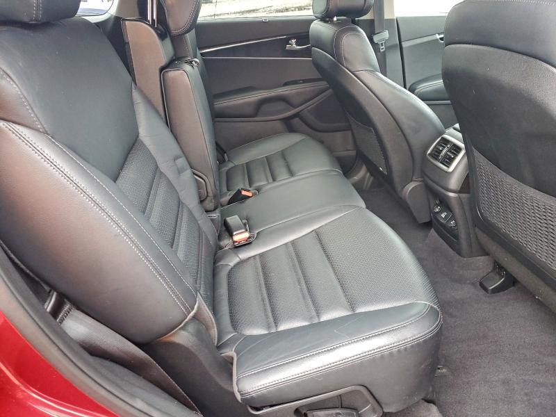 Фото 10 - KIA SORENTO