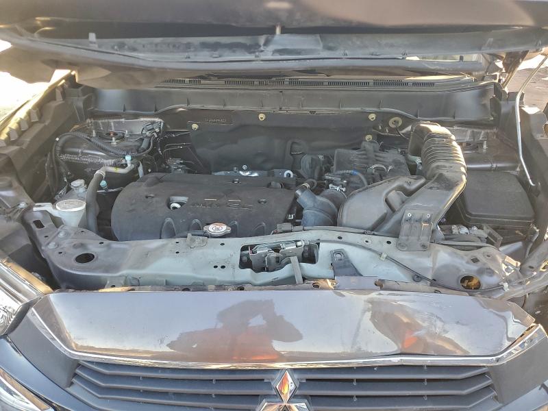 Фото 11 - MITSUBISHI OUTLANDER