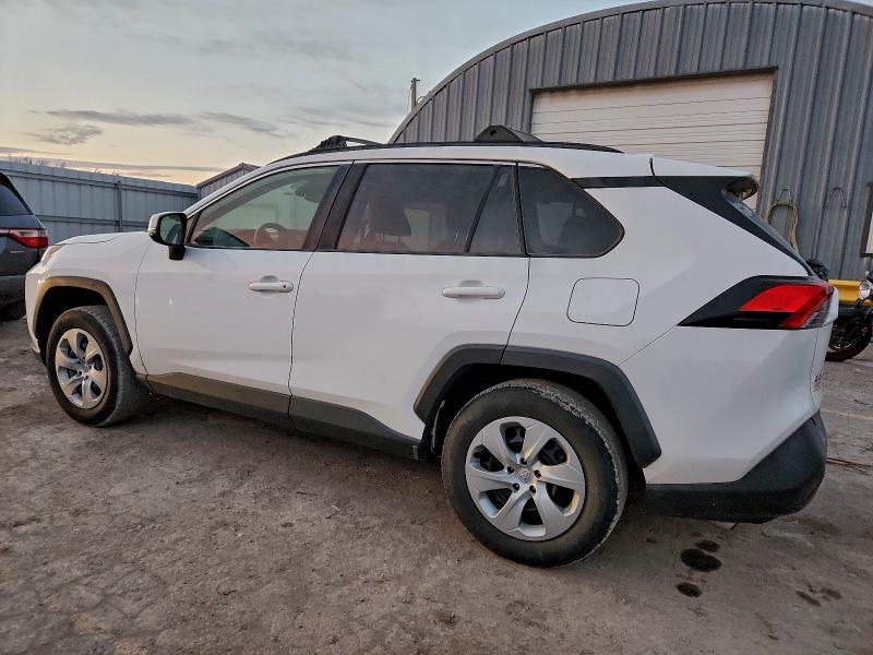 Фото 2 - TOYOTA RAV4