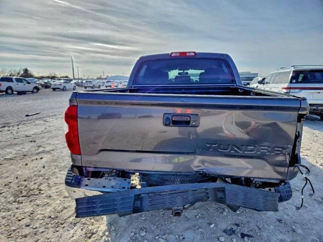 Фото 6 - TOYOTA TUNDRA