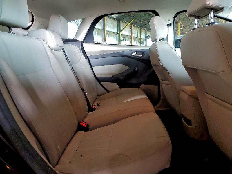 Фото 10 - FORD FOCUS