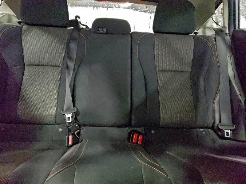 Фото 10 - SUBARU CROSSTREK