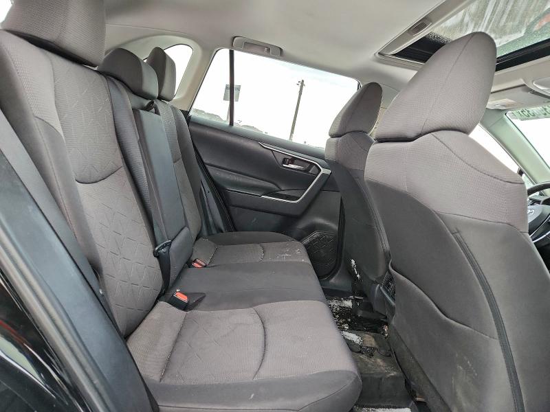 Фото 11 - TOYOTA RAV4