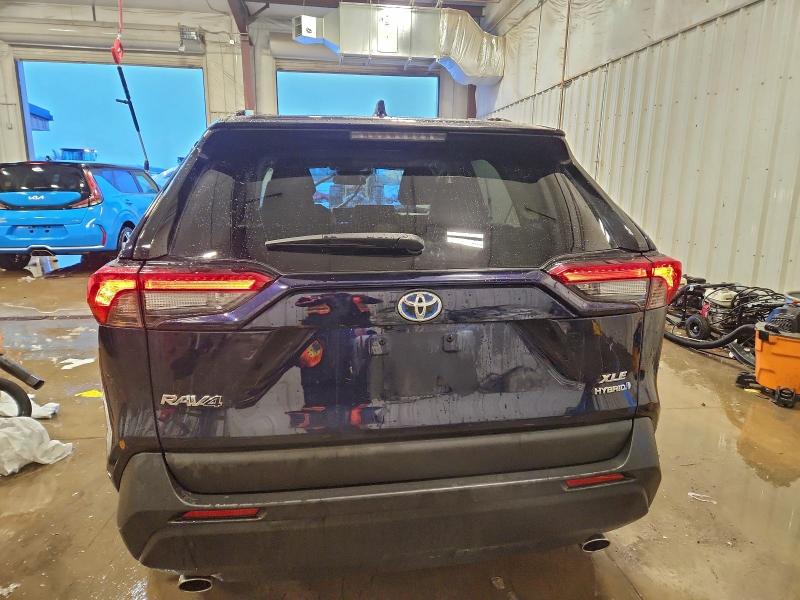 Фото 6 - TOYOTA RAV4