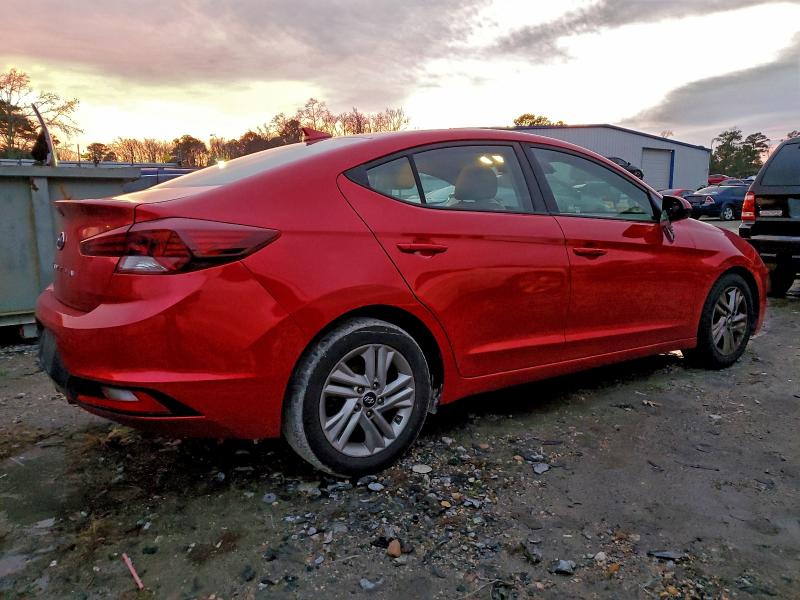 Фото 3 - HYUNDAI ELANTRA