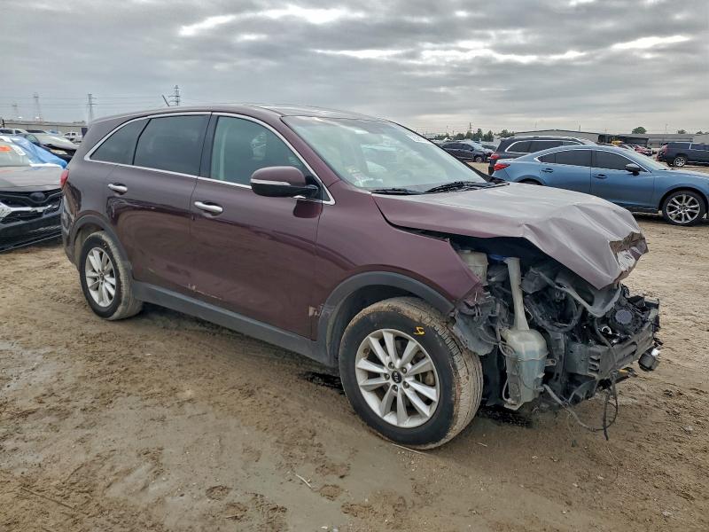 Фото 4 - KIA SORENTO