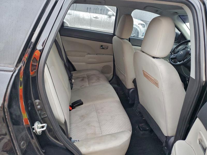 Фото 10 - MITSUBISHI OUTLANDER