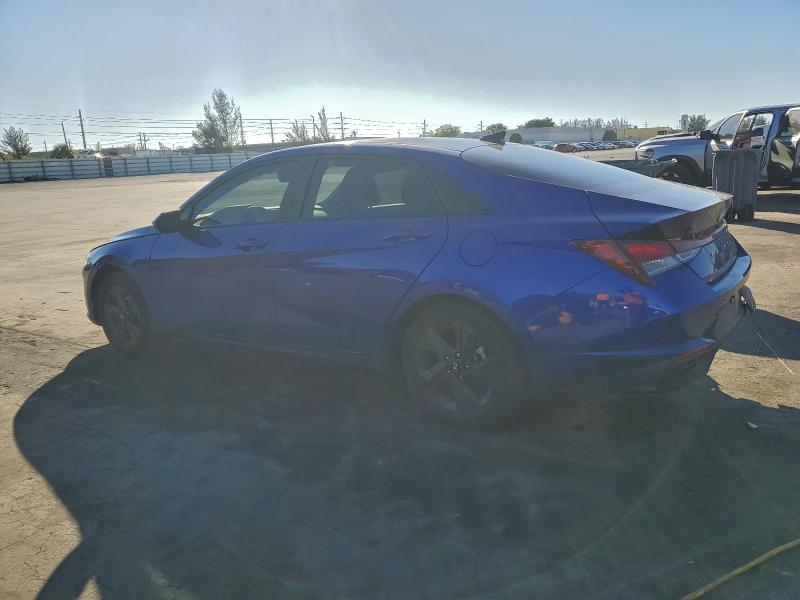 Фото 2 - HYUNDAI ELANTRA