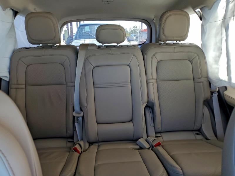 Фото 10 - LINCOLN AVIATOR