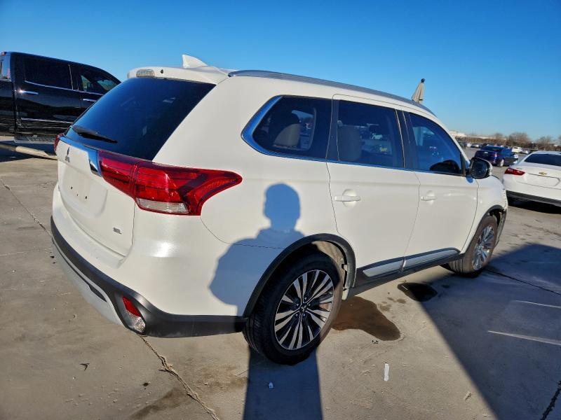 Фото 3 - MITSUBISHI OUTLANDER