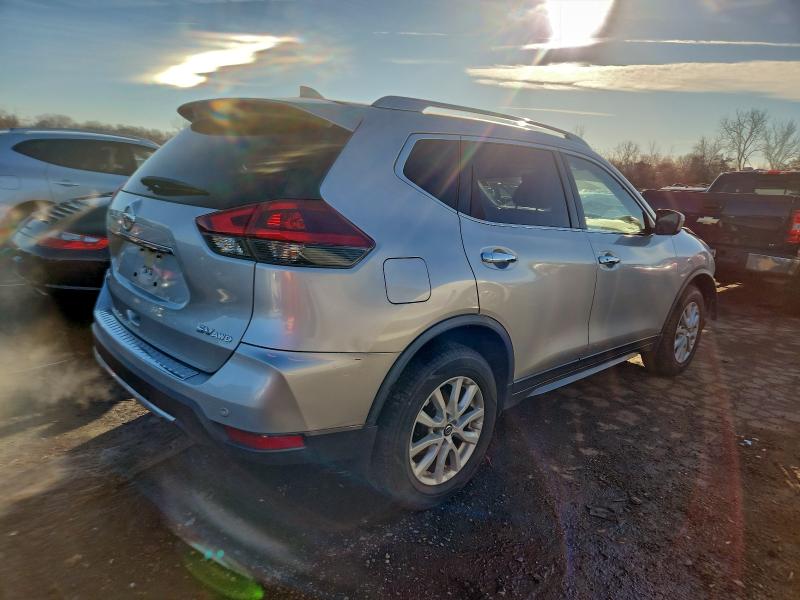 Фото 3 - NISSAN ROGUE