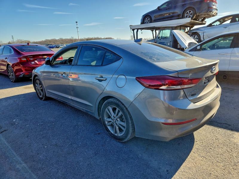 Фото 2 - HYUNDAI ELANTRA