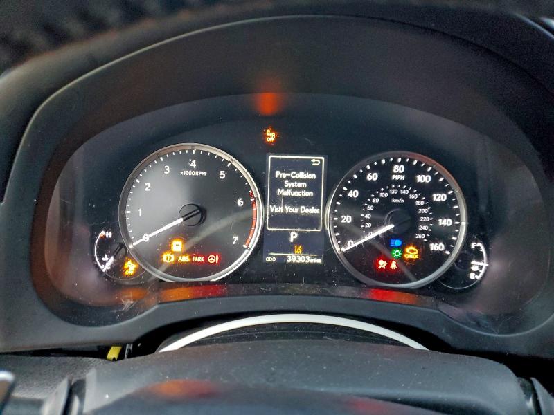 Фото 9 - LEXUS IS