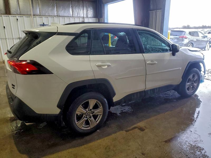 Фото 3 - TOYOTA RAV4