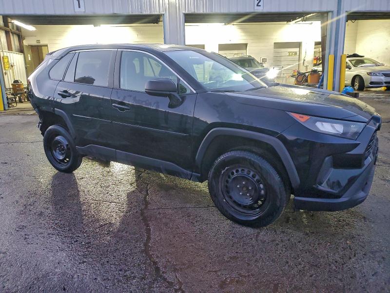 Фото 4 - TOYOTA RAV4