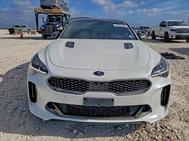 Фото 5 - KIA STINGER