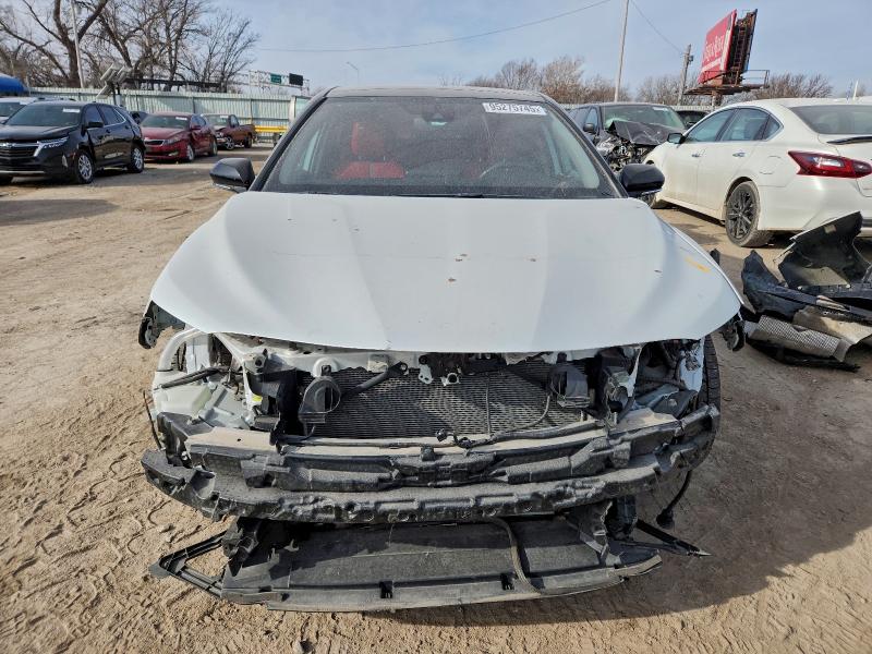 Фото 5 - TOYOTA CAMRY