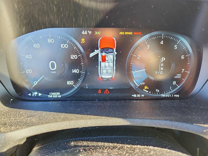 Фото 9 - VOLVO XC90