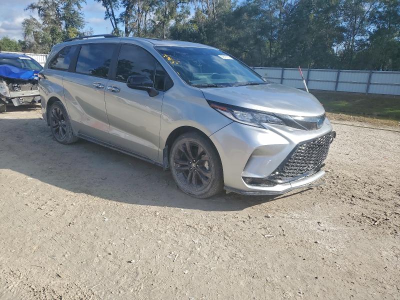 Фото 4 - TOYOTA SIENNA
