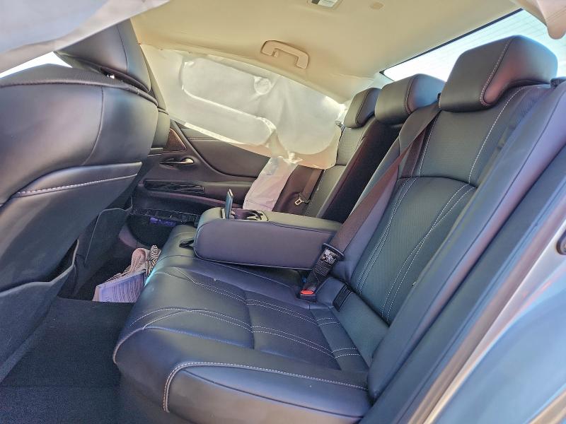 Фото 10 - LEXUS ES300